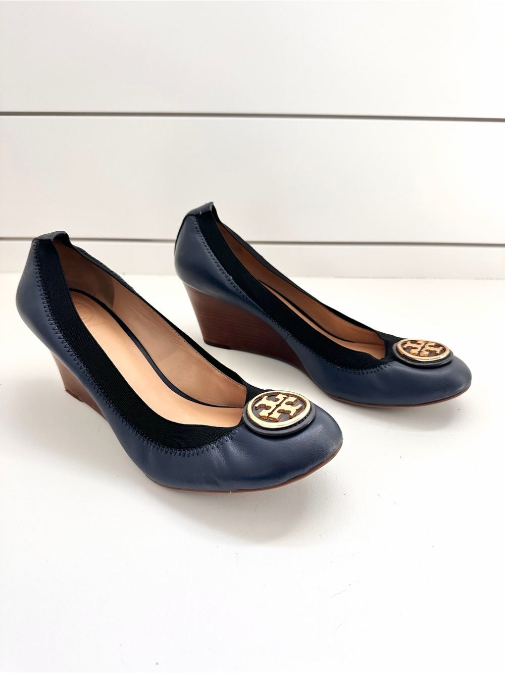 Tory Burch Caroline Navy Leather Wedge size 10.5